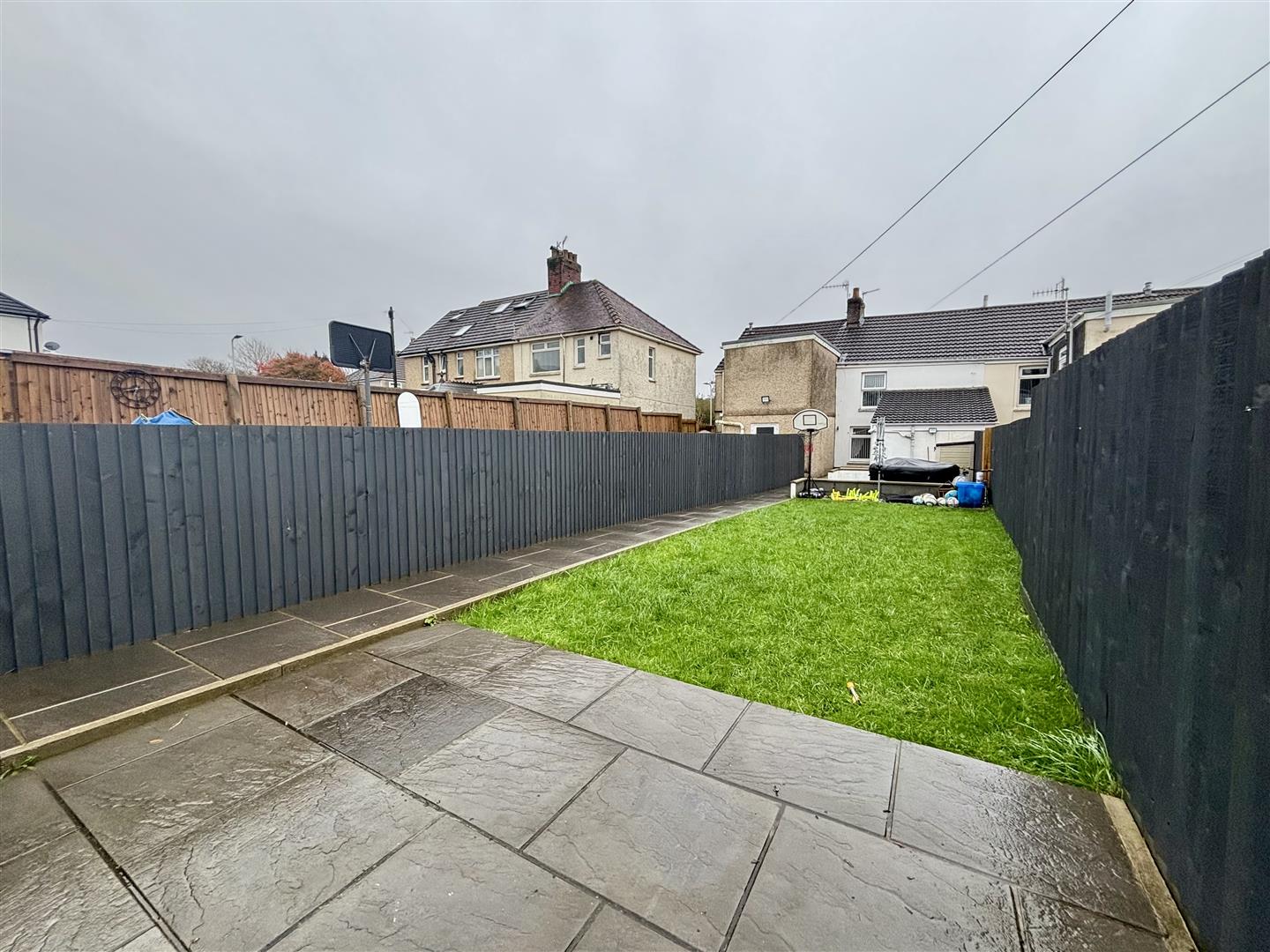 Brynamlwg Road, Fforestfach, Swansea, SA5 8HZ